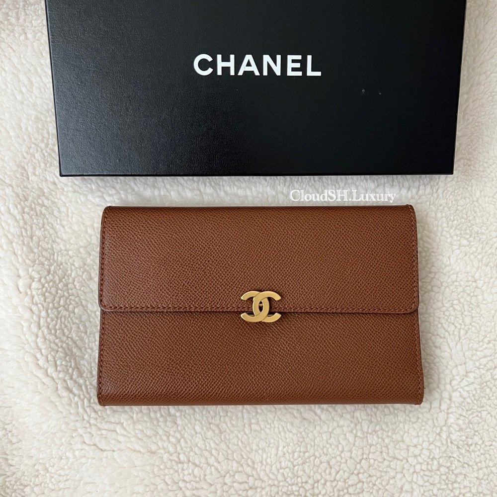 Auth Chanel Vintage Brown Caviar Tri-Fold Wallet - Excellent Condition